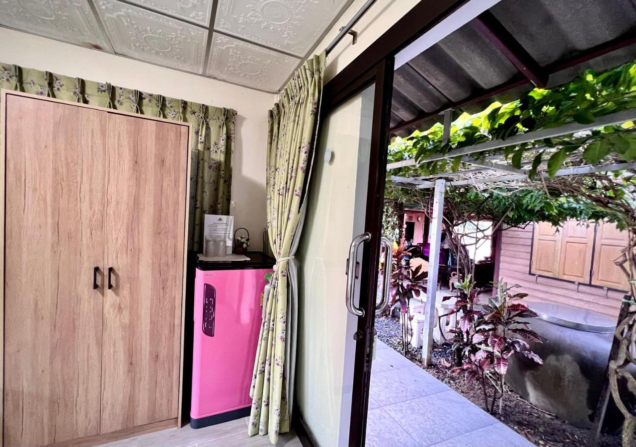 Mrt Riverside Sampran มิสเตอร์ที โฮมสเตย์-ชมนาด 외부 사진